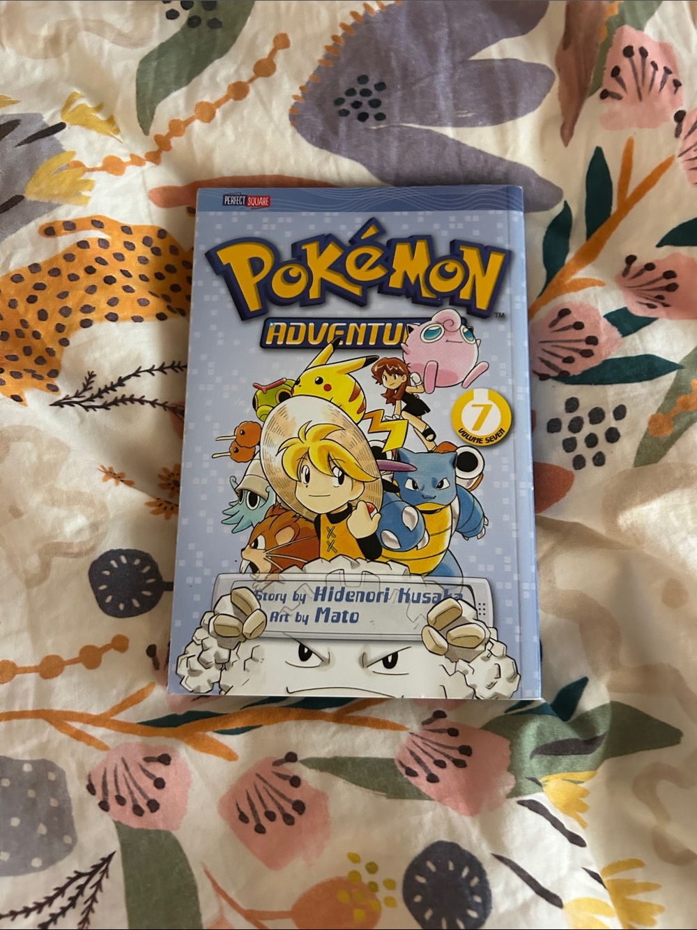 Pokemon Adventure Manga Volume 7 - Blue Cover with Yellow Accents